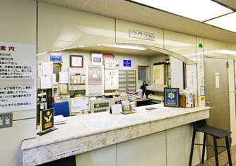 浅草 カプセルホテル フロント